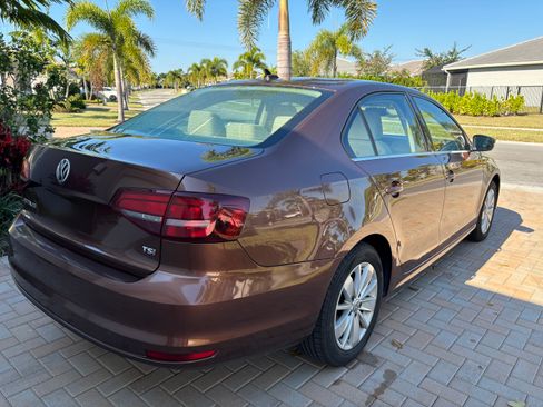 Used 2016 Volkswagen Jetta SE image 12