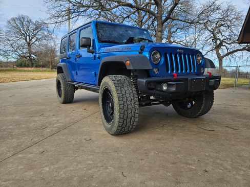 Used 2015 Jeep Wrangler Unlimited Rubicon image 2