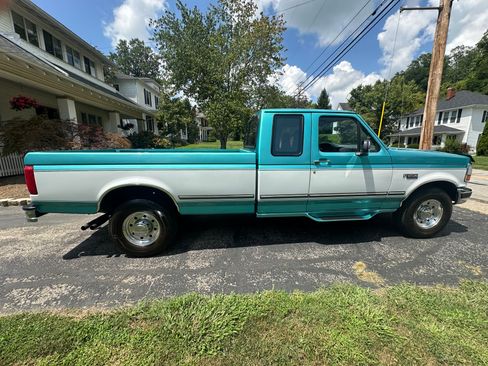 Used 1997 Ford F250 2WD SuperCab Heavy Duty image 2