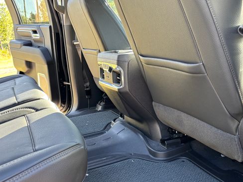 Used 2024 GMC Sierra 2500 Denali w/ Denali Reserve Package image 22