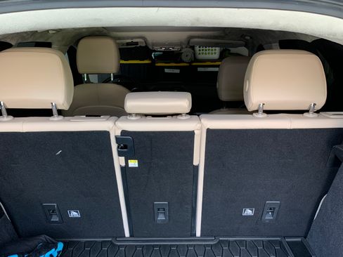 Used 2019 Jaguar F-PACE Prestige image 15