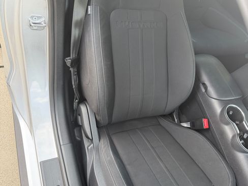 Used 2020 Ford Mustang Coupe RWD image 11