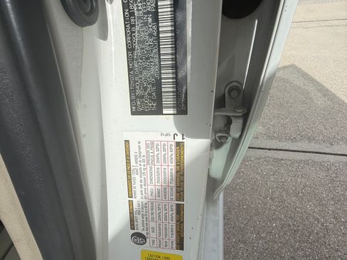 Used 2013 Toyota Corolla LE FWD image 13