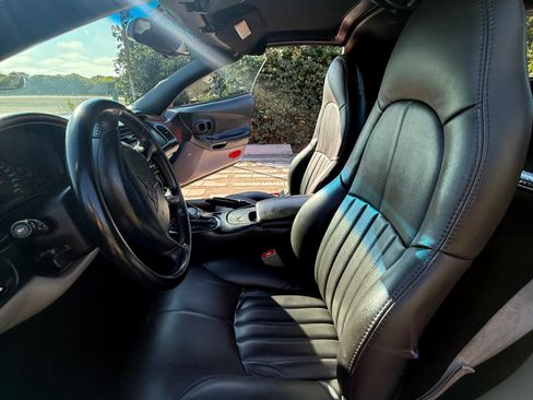 Used 1998 Chevrolet Corvette Coupe image 9