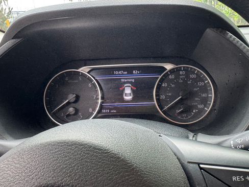 Used 2025 Nissan Sentra SV FWD image 5