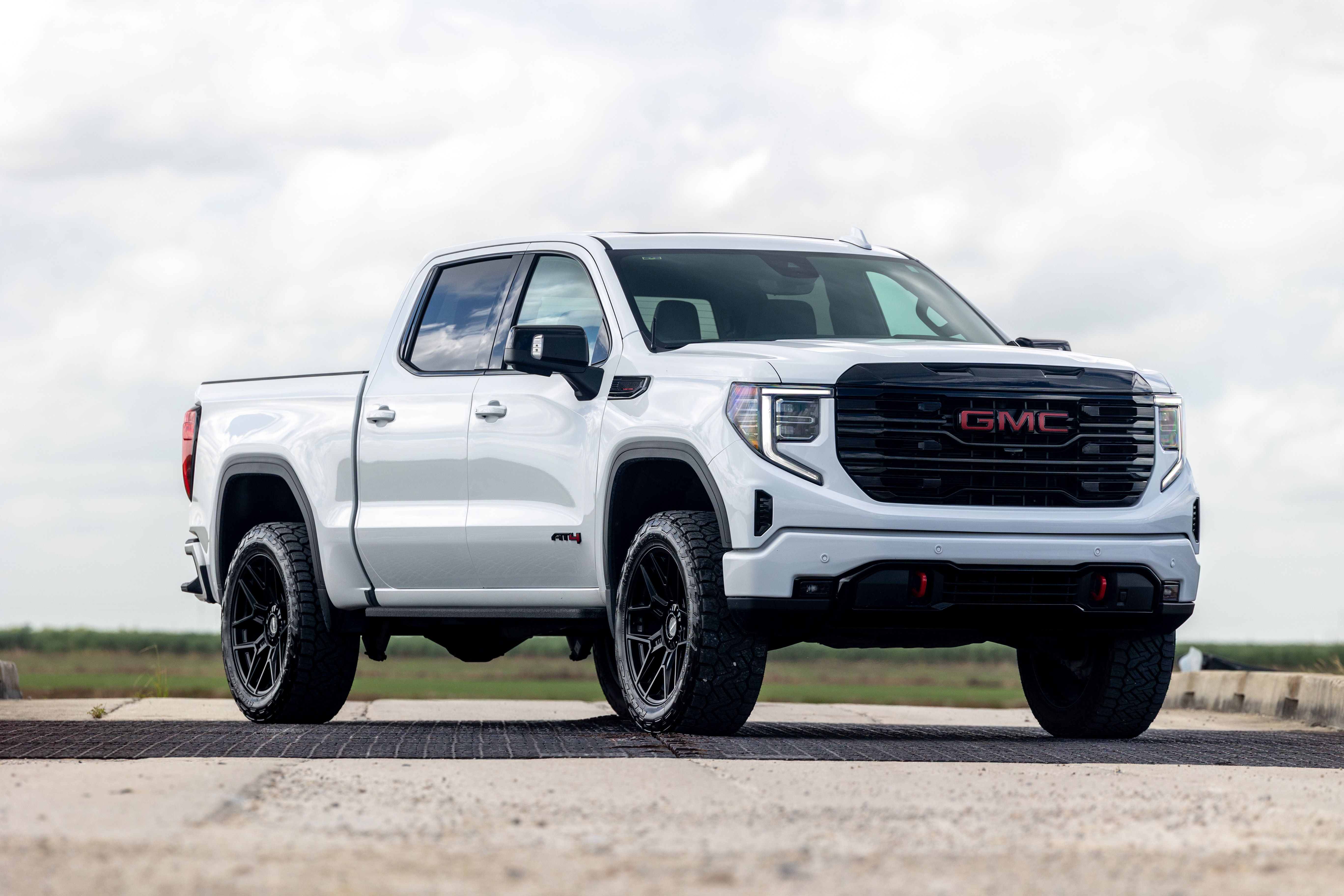 Used 2026 GMC Sierra 1500 AT4 w/ AT4 Premium Package AWD/4WD image 1