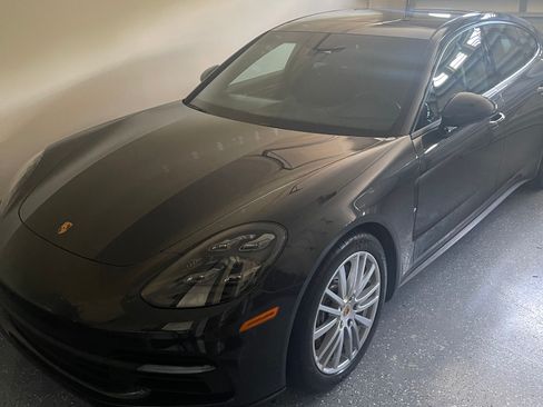 Used 2018 Porsche Panamera image 1