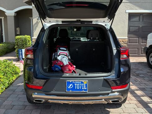 Used 2021 Chevrolet TrailBlazer ACTIV w/ Technology Package FWD image 17