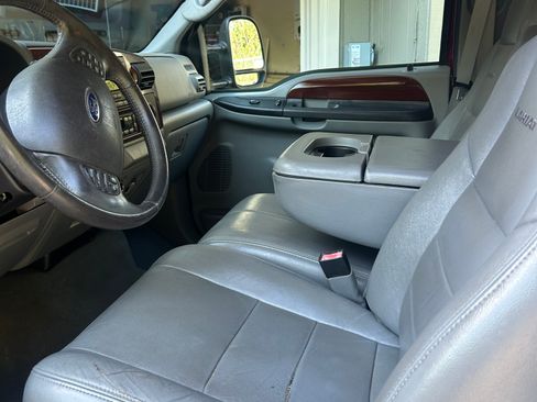 Used 2006 Ford F250 Lariat image 10