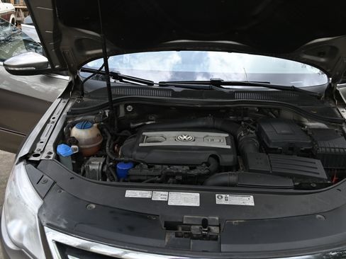 Used 2012 Volkswagen CC R-Line image 15