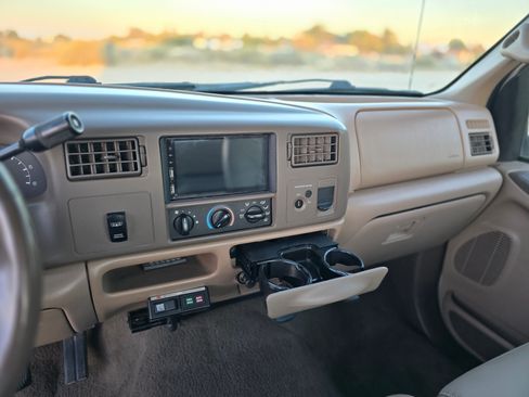 Used 1999 Ford F350 2WD SuperCab Super Duty image 16