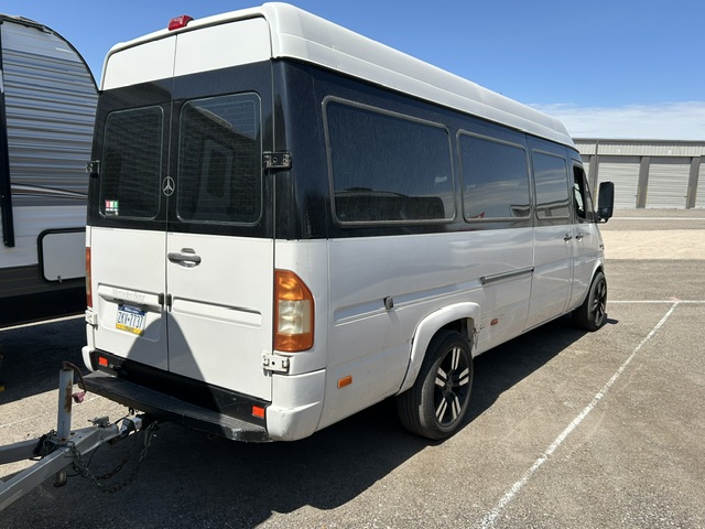 Used 2006 Dodge Sprinter 2500 w/ PWR Convenience Group RWD image 11