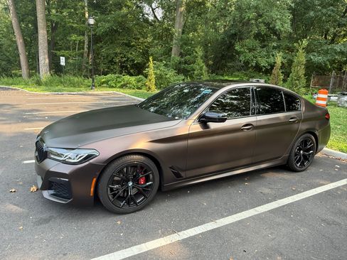 Used 2023 BMW 530i w/ M Sport Package RWD image 6