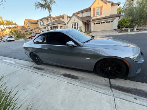 Used 2011 BMW 328i Coupe image 2
