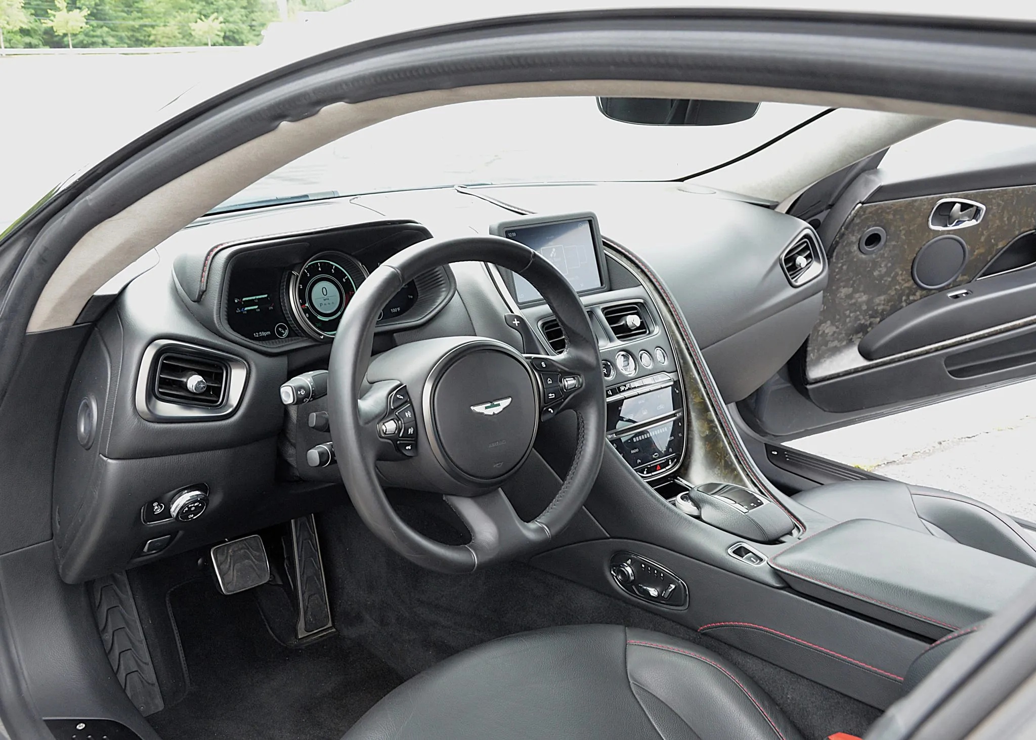 Used 2017 Aston Martin DB11 V12 RWD image 14