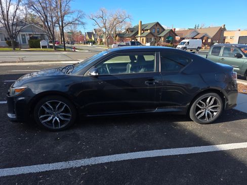 Used 2015 Scion tC image 9