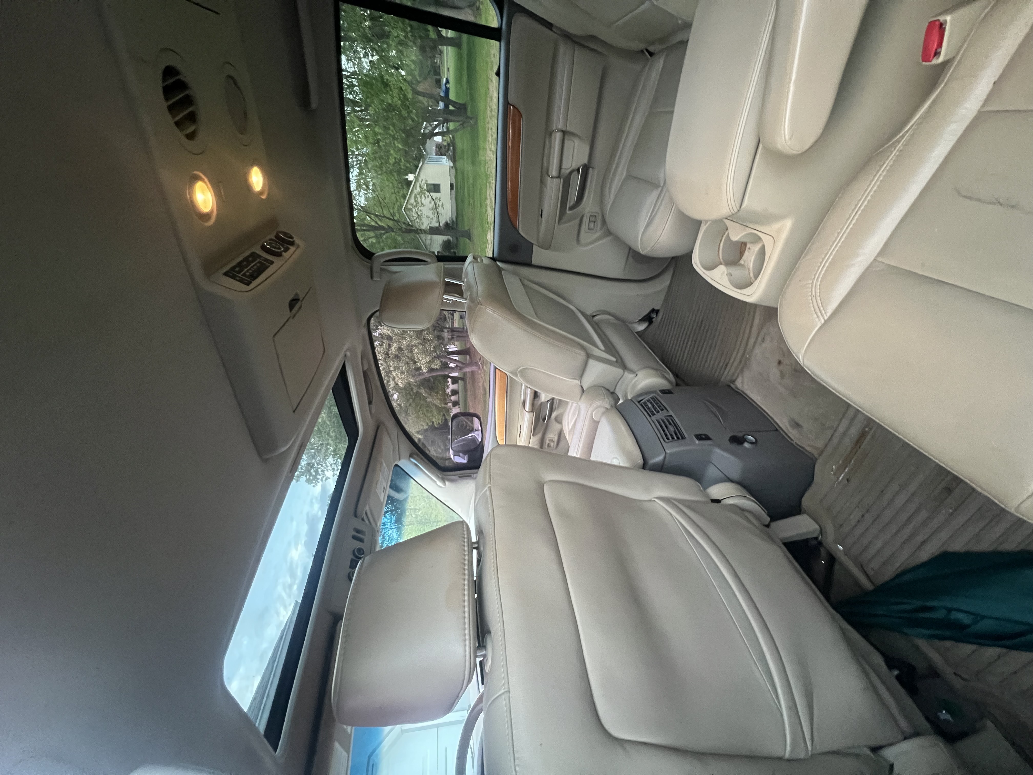 Used 2010 INFINITI QX56 4WD w/ Technology Pkg image 8
