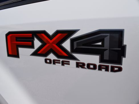 Used 2020 Ford F250 XLT w/ FX4 Off-Road Package image 8