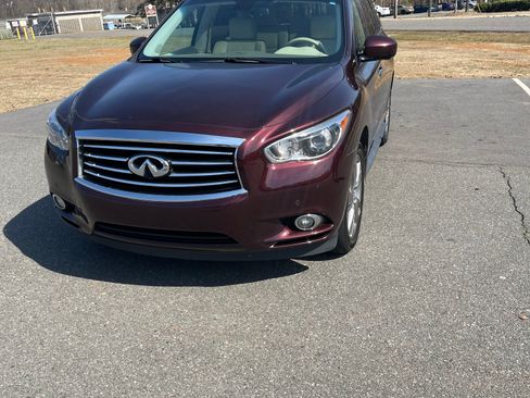 Used 2013 INFINITI JX35 AWD w/ Premium Pkg image 2