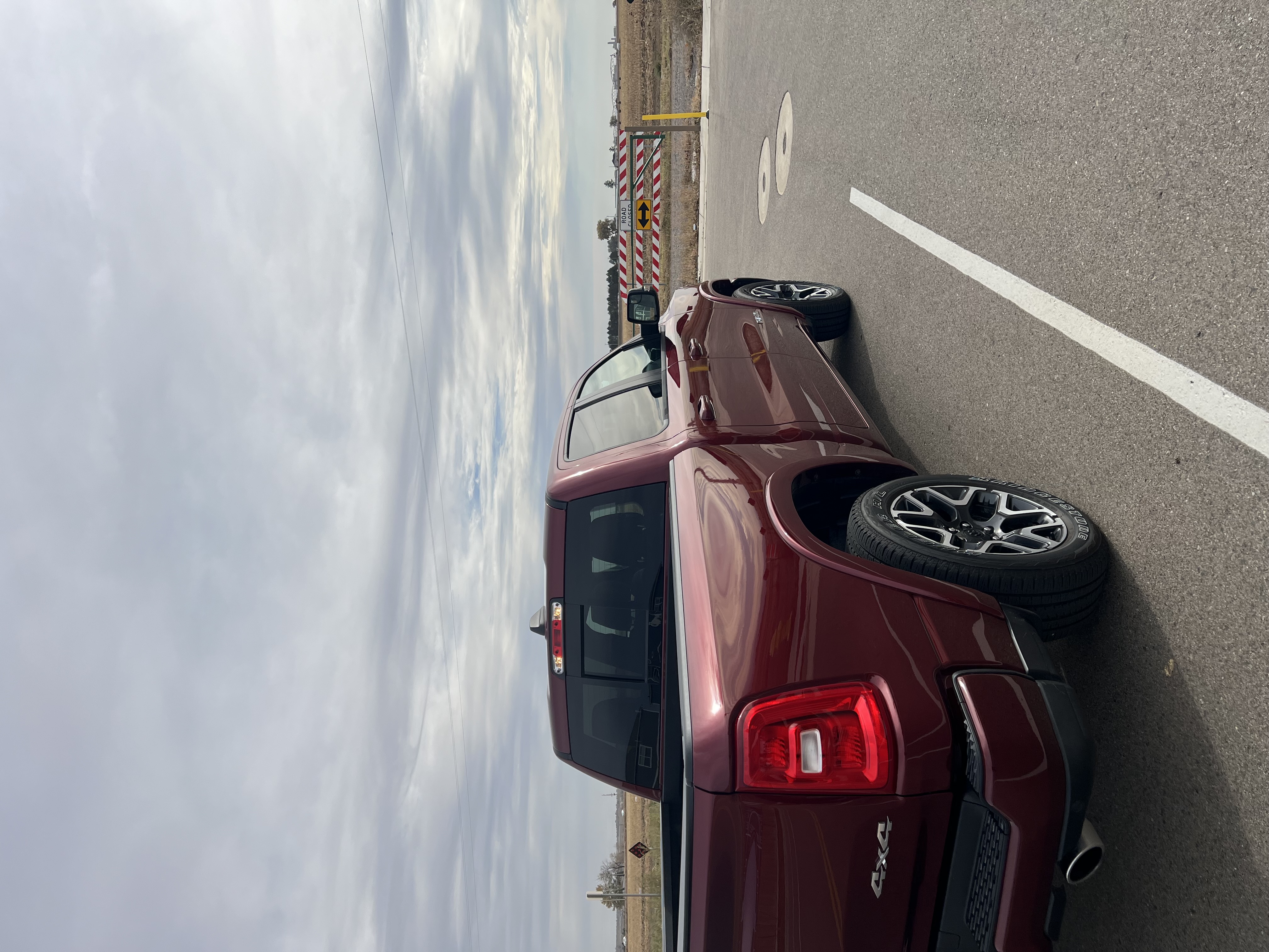 Used 2025 RAM 1500 Laramie w/ Sport Appearance Package AWD/4WD image 4