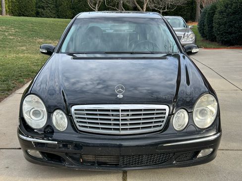 Used 2005 Mercedes-Benz E 320 CDI Sedan image 1