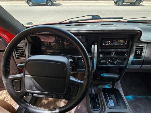 Used 1995 Jeep Grand Cherokee Laredo image 8