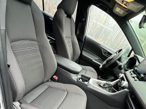 Used 2021 Toyota RAV4 SE w/ Weather & Moonroof Package image 12