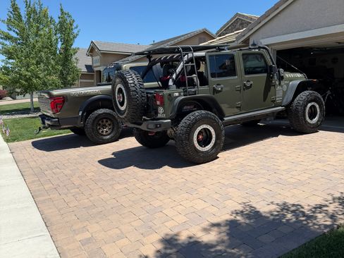 Used 2015 Jeep Wrangler Unlimited Rubicon AWD/4WD image 8