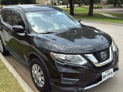 Used 2019 Nissan Rogue S AWD/4WD image 2