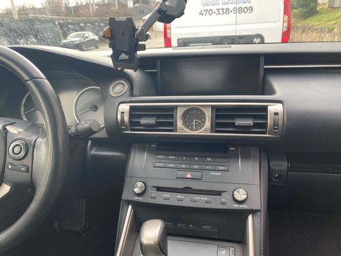 Used 2015 Lexus IS 250 image 9