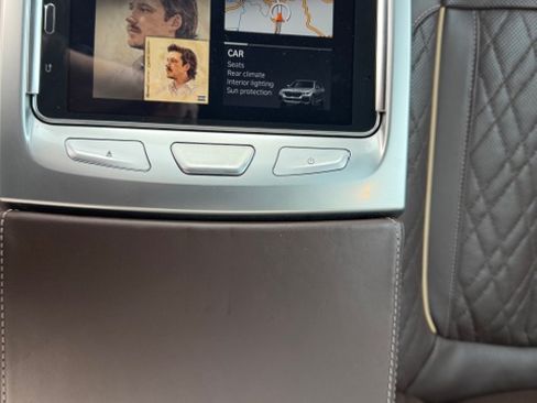 Used 2022 BMW 750i xDrive w/ Luxury Rear Seating Package image 18