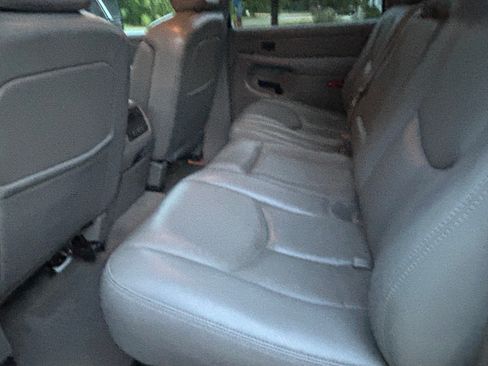 Used 2006 GMC Sierra 2500 W/T w/ Skid Plate Package image 18