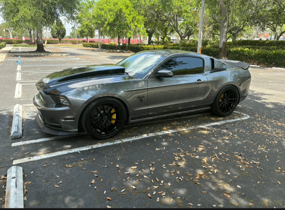 Used 2014 Ford Mustang GT w/ Brembo Brake Package RWD image 1