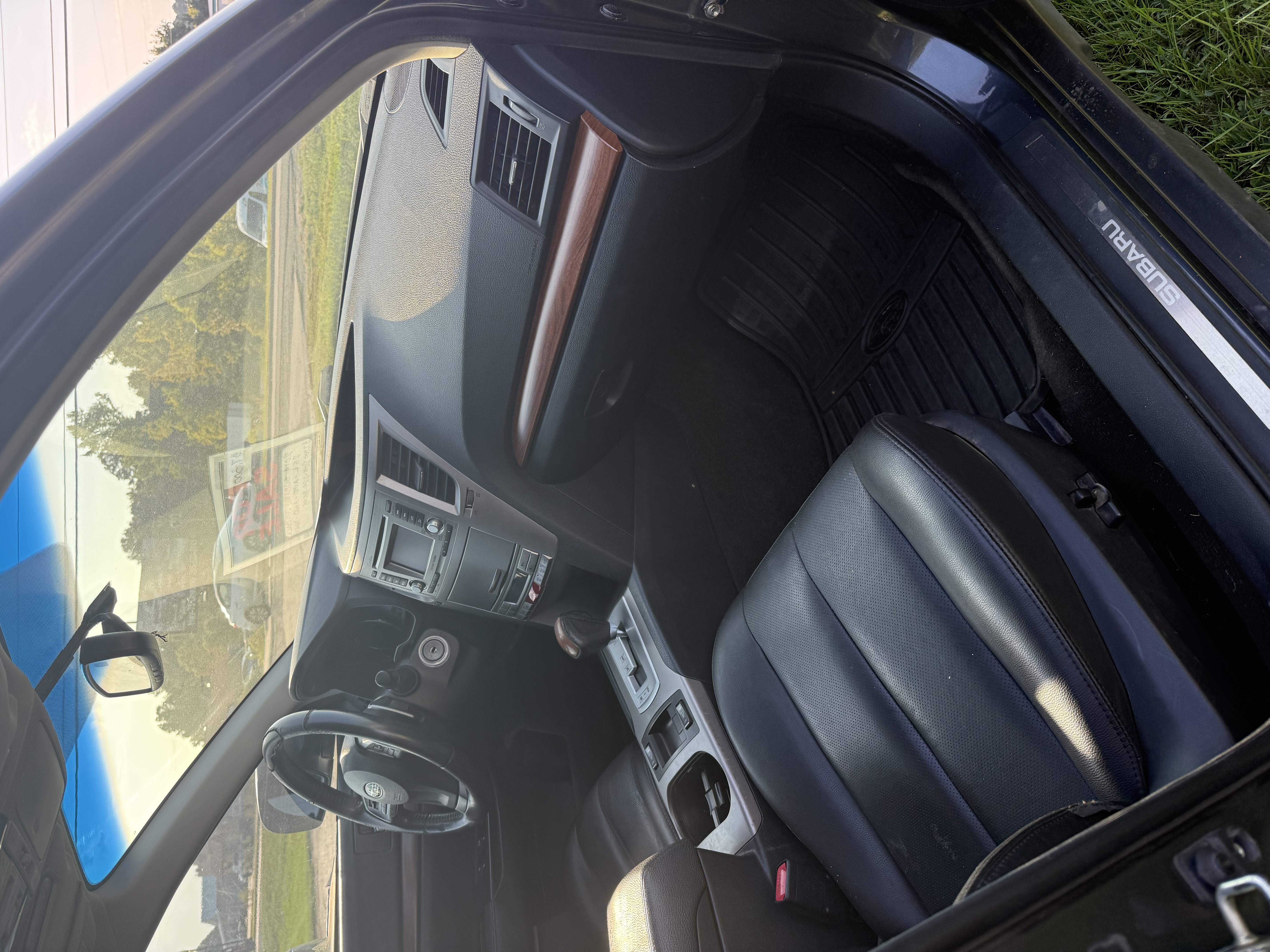 Used 2014 Subaru Outback 2.5i Limited w/ Moonroof Package AWD/4WD image 5