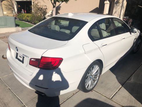 Used 2011 BMW 550i Sedan image 5