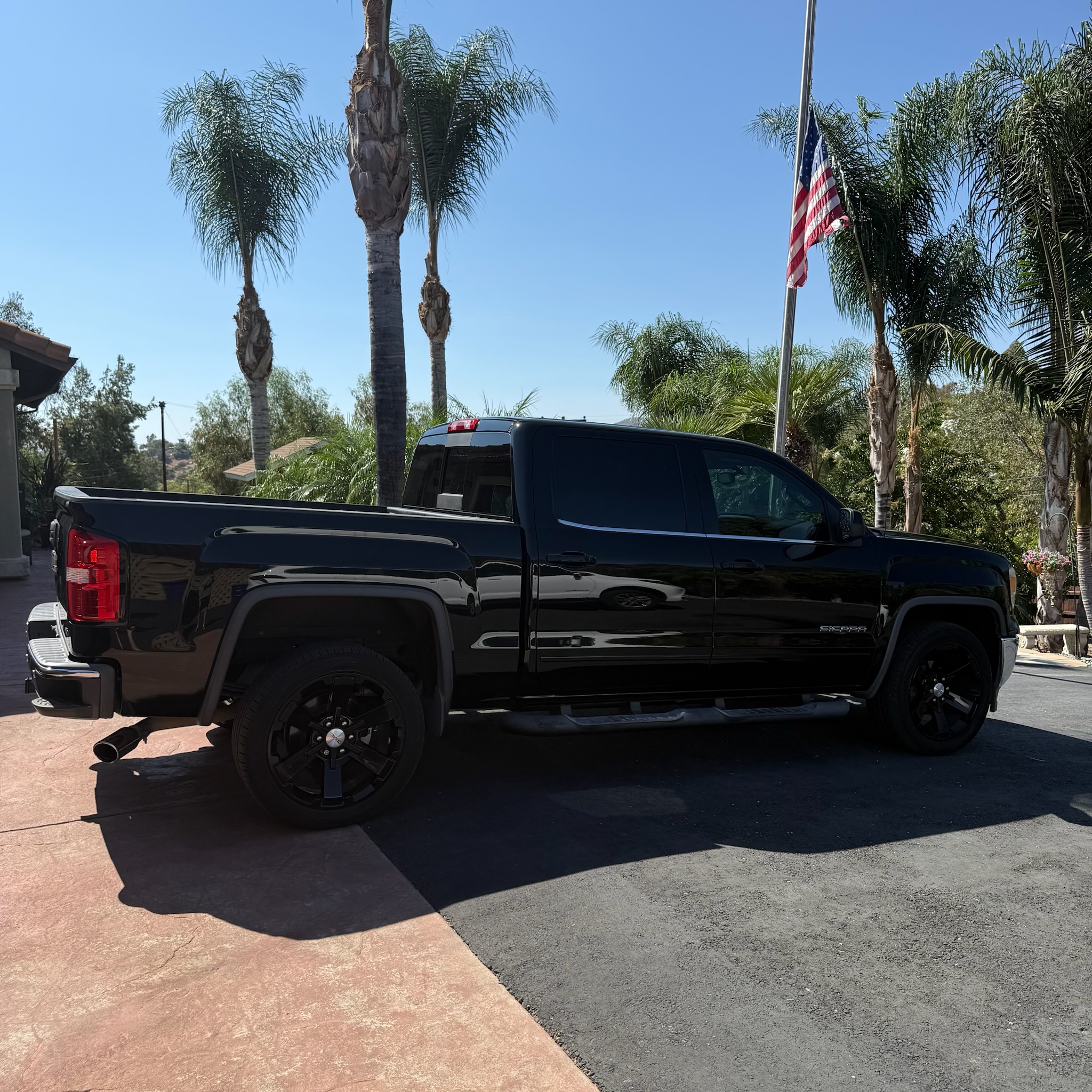 Used 2015 GMC Sierra 1500 SLE w/ SLE Value Package RWD image 5