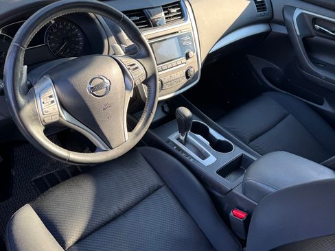 Used 2017 Nissan Altima 2.5 SR FWD image 5