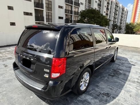 Used 2018 Dodge Grand Caravan SXT FWD image 7