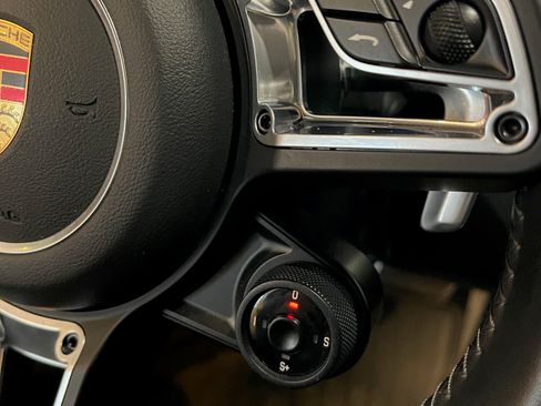 Used 2018 Porsche 911 Carrera image 30