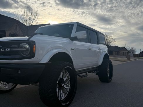 Used 2021 Ford Bronco Outer Banks image 8