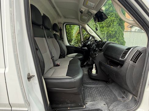 Used 2022 RAM ProMaster 2500 w/ Advanced Safety Group FWD image 14