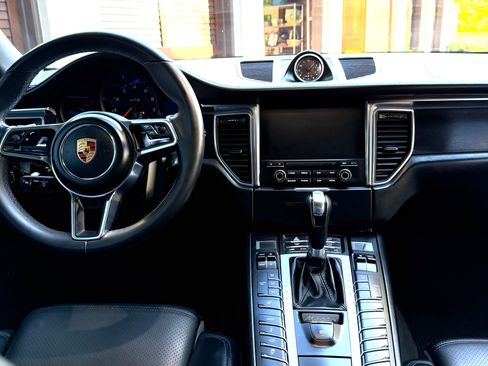 Used 2018 Porsche Macan GTS AWD/4WD image 17