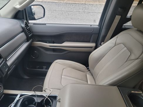 Used 2020 Ford Expedition Max Limited image 16