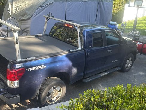 Used 2010 Toyota Tundra 4x4 Double Cab image 4