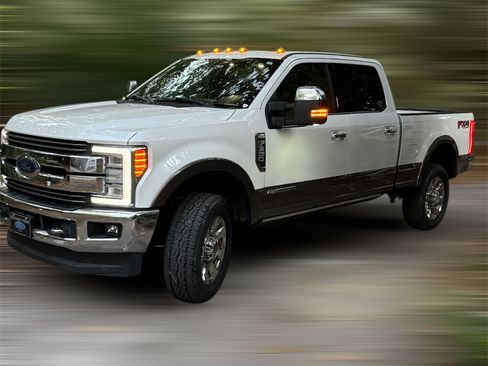 Used 2017 Ford F350 King Ranch w/ King Ranch Ultimate Package image 10