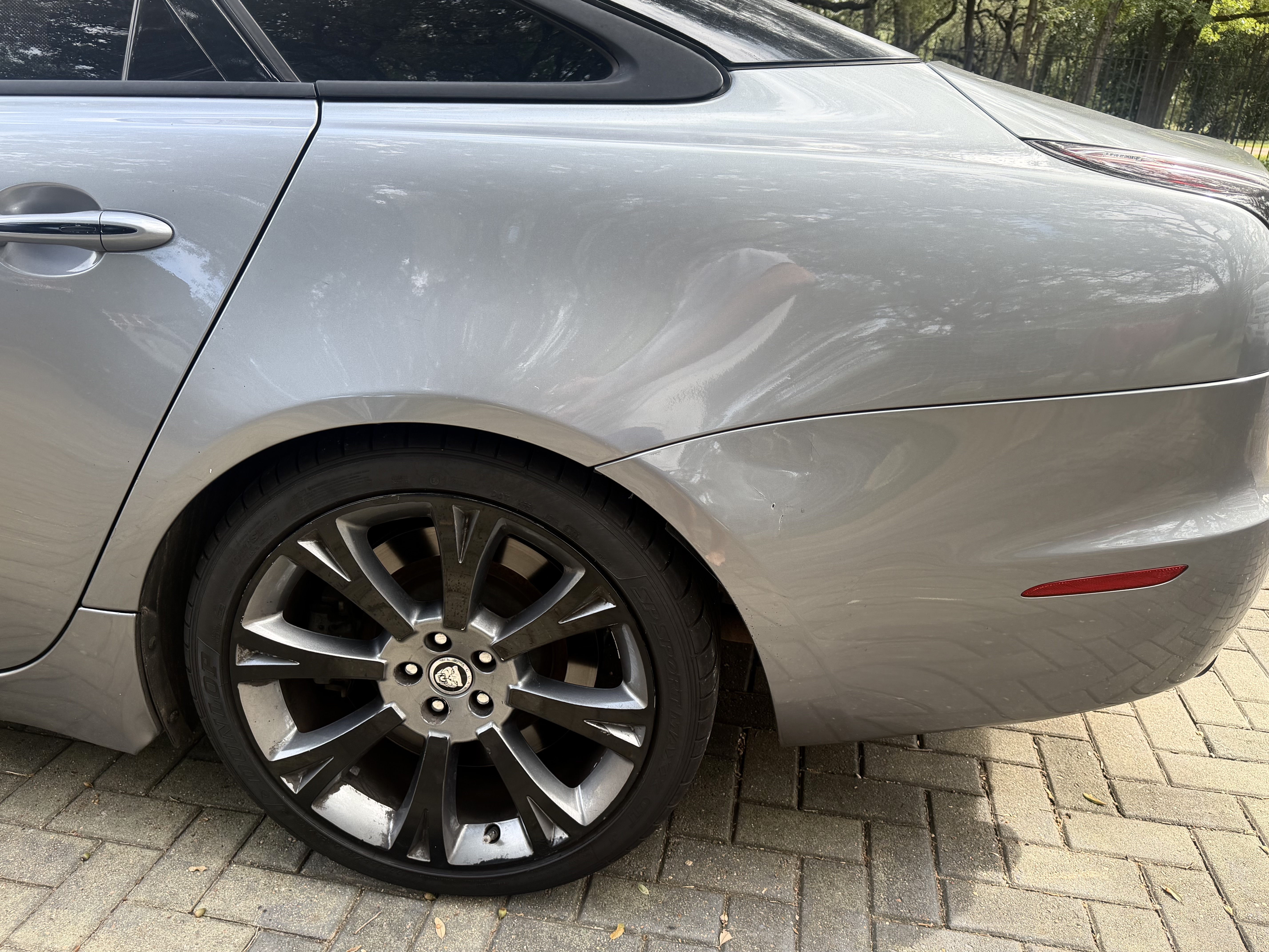 Used 2011 Jaguar XJ L Supercharged RWD image 5