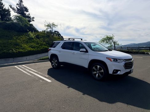 Used 2019 Chevrolet Traverse LT w/ LT Premium Package image 1