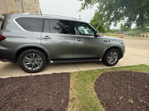 Used 2021 INFINITI QX80 Luxe image 6