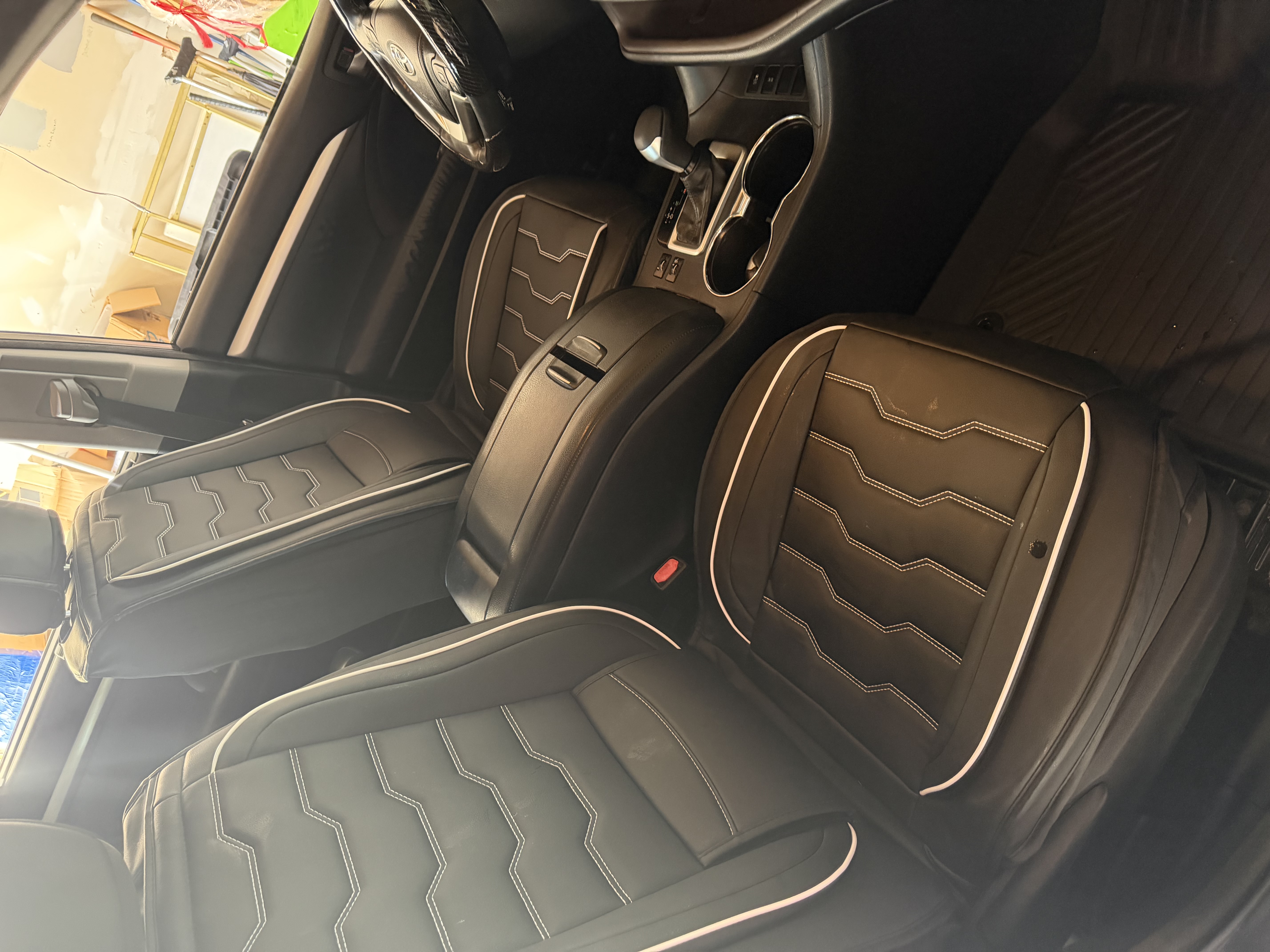 Used 2014 Toyota Highlander XLE FWD image 6