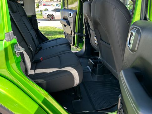 Used 2020 Jeep Wrangler Unlimited Sahara w/ Uconnect 4C Nav & Sound Group image 18